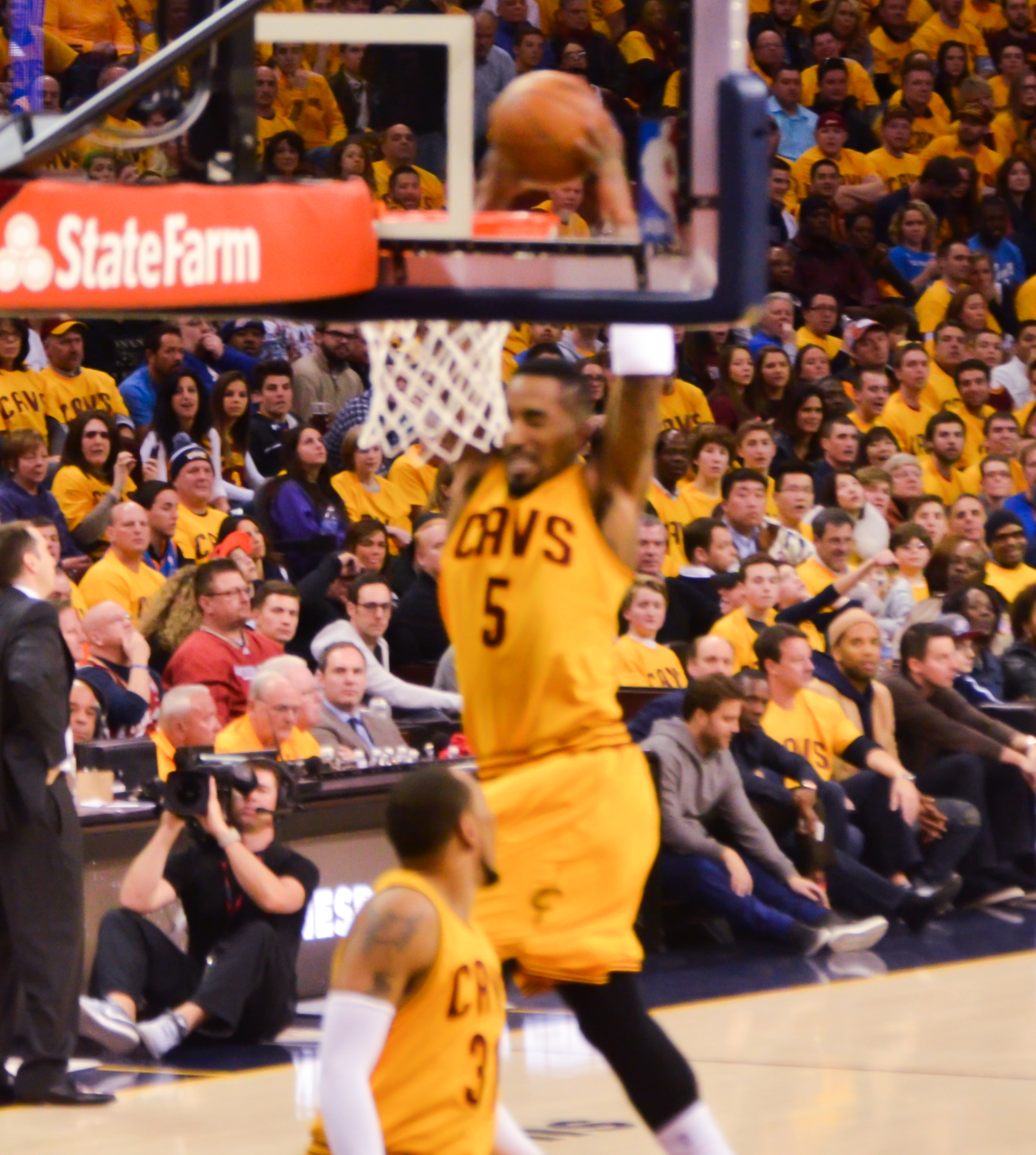Cleveland Cavaliers J.R. Smith Dunking